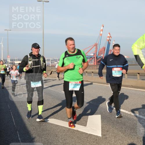 03.10.2025 - Köhlbrandbrückenlauf Yannick Fuchs http://msf.ph/oto/9175290 03.10.2025 08:44:58 Position 2 1512, 2711, 1233, 1347 meine-sportfotos.de