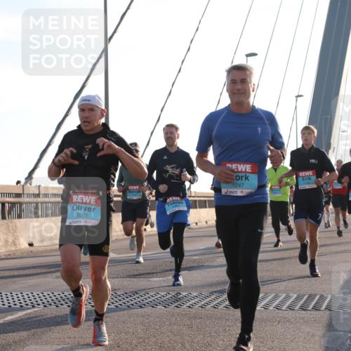 03.10.2025 - Köhlbrandbrückenlauf Yannick Fuchs http://msf.ph/oto/9175299 03.10.2025 08:24:09 Position 1 3091, 3, 1247 meine-sportfotos.de