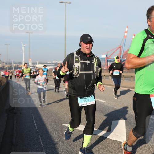 03.10.2025 - Köhlbrandbrückenlauf Yannick Fuchs http://msf.ph/oto/9175304 03.10.2025 08:44:59 Position 2 17, 1512, 2711 meine-sportfotos.de