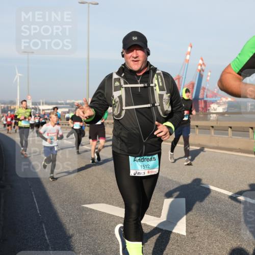 03.10.2025 - Köhlbrandbrückenlauf Yannick Fuchs http://msf.ph/oto/9175307 03.10.2025 08:44:59 Position 2 1512, 2711 meine-sportfotos.de