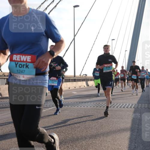 03.10.2025 - Köhlbrandbrückenlauf Yannick Fuchs http://msf.ph/oto/9175316 03.10.2025 08:24:10 Position 1 1247, 1262, 3143 meine-sportfotos.de