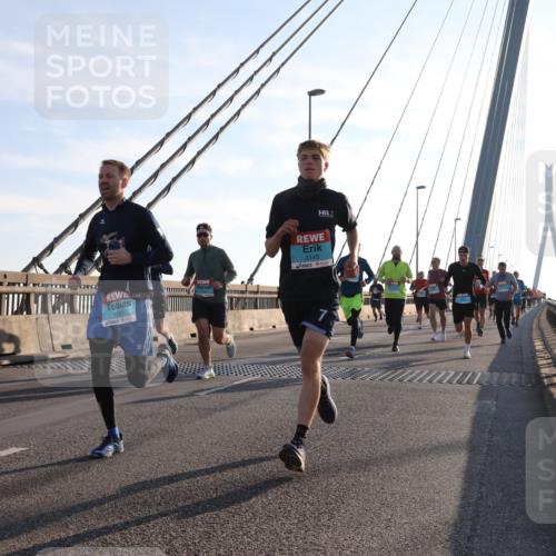 03.10.2025 - Köhlbrandbrückenlauf Yannick Fuchs http://msf.ph/oto/9175323 03.10.2025 08:24:10 Position 1 1262, 3143 meine-sportfotos.de