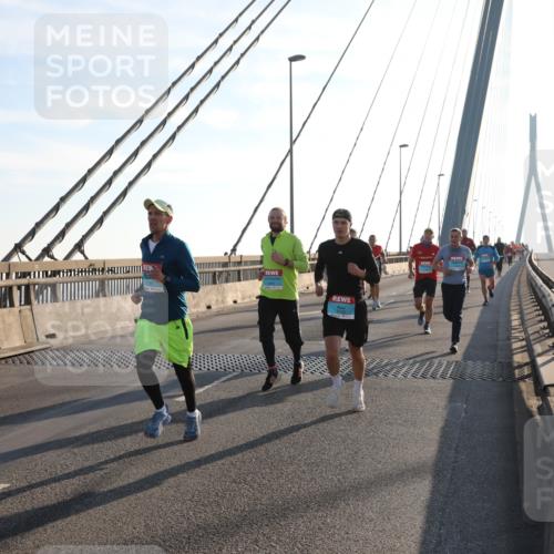 03.10.2025 - Köhlbrandbrückenlauf Yannick Fuchs http://msf.ph/oto/9175338 03.10.2025 08:24:12 Position 1  meine-sportfotos.de