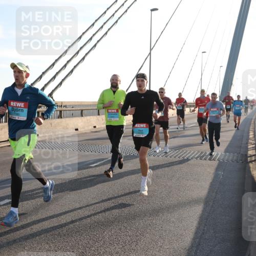 03.10.2025 - Köhlbrandbrückenlauf Yannick Fuchs http://msf.ph/oto/9175350 03.10.2025 08:24:12 Position 1 1185 meine-sportfotos.de