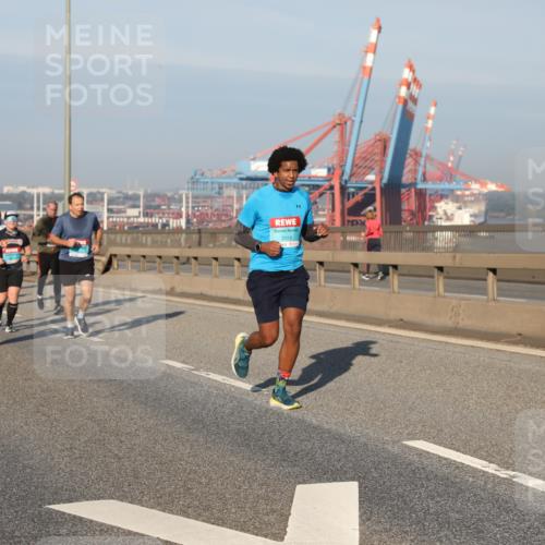 03.10.2025 - Köhlbrandbrückenlauf Yannick Fuchs http://msf.ph/oto/9175356 03.10.2025 08:45:05 Position 2 3123 meine-sportfotos.de