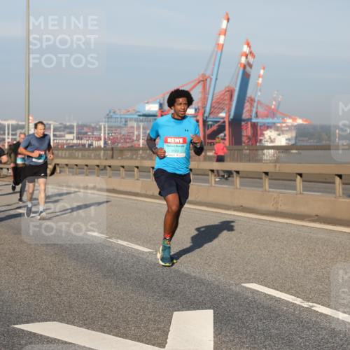 03.10.2025 - Köhlbrandbrückenlauf Yannick Fuchs http://msf.ph/oto/9175359 03.10.2025 08:45:05 Position 2 3123 meine-sportfotos.de