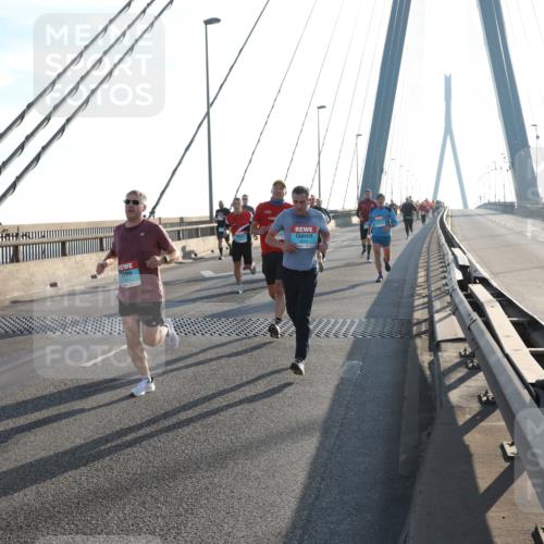 03.10.2025 - Köhlbrandbrückenlauf Yannick Fuchs http://msf.ph/oto/9175361 03.10.2025 08:24:13 Position 1  meine-sportfotos.de