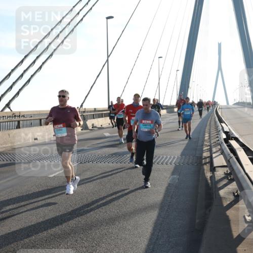 03.10.2025 - Köhlbrandbrückenlauf Yannick Fuchs http://msf.ph/oto/9175364 03.10.2025 08:24:13 Position 1 1411 meine-sportfotos.de