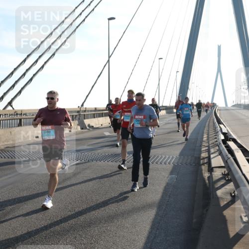 03.10.2025 - Köhlbrandbrückenlauf Yannick Fuchs http://msf.ph/oto/9175367 03.10.2025 08:24:14 Position 1 1411, 8 meine-sportfotos.de