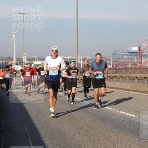 03.10.2025 - Köhlbrandbrückenlauf Yannick Fuchs http://msf.ph/oto/9175369 03.10.2025 08:45:06 Position 2 3167 meine-sportfotos.de