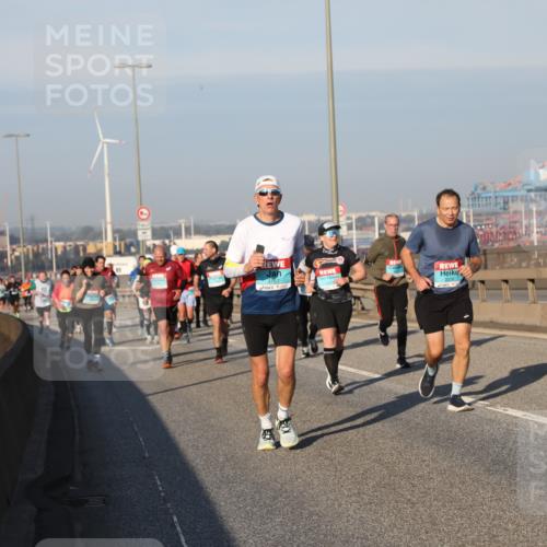 03.10.2025 - Köhlbrandbrückenlauf Yannick Fuchs http://msf.ph/oto/9175375 03.10.2025 08:45:06 Position 2 3167 meine-sportfotos.de
