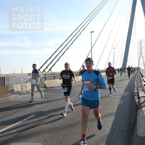03.10.2025 - Köhlbrandbrückenlauf Yannick Fuchs http://msf.ph/oto/9175389 03.10.2025 08:24:17 Position 1 33 meine-sportfotos.de