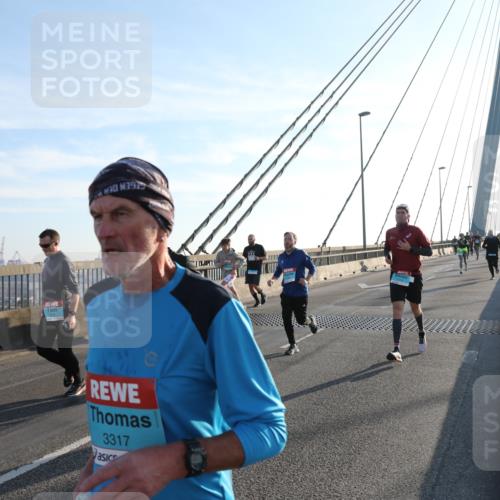 03.10.2025 - Köhlbrandbrückenlauf Yannick Fuchs http://msf.ph/oto/9175394 03.10.2025 08:24:17 Position 1 3317 meine-sportfotos.de