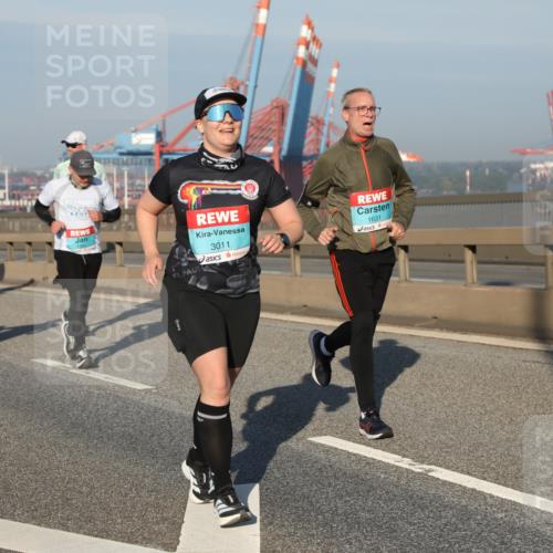 03.10.2025 - Köhlbrandbrückenlauf Yannick Fuchs http://msf.ph/oto/9175417 03.10.2025 08:45:10 Position 2 3011, 1631 meine-sportfotos.de