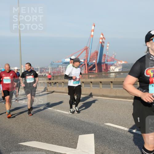 03.10.2025 - Köhlbrandbrückenlauf Yannick Fuchs http://msf.ph/oto/9175428 03.10.2025 08:45:11 Position 2 3011 meine-sportfotos.de
