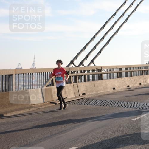03.10.2025 - Köhlbrandbrückenlauf Yannick Fuchs http://msf.ph/oto/9175440 03.10.2025 08:24:24 Position 1  meine-sportfotos.de