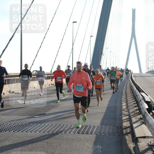 03.10.2025 - Köhlbrandbrückenlauf Yannick Fuchs http://msf.ph/oto/9175474 03.10.2025 08:24:28 Position 1  meine-sportfotos.de