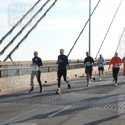 03.10.2025 - Köhlbrandbrückenlauf Yannick Fuchs http://msf.ph/oto/9175477 03.10.2025 08:24:29 Position 1 1292 meine-sportfotos.de