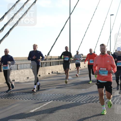 03.10.2025 - Köhlbrandbrückenlauf Yannick Fuchs http://msf.ph/oto/9175484 03.10.2025 08:24:29 Position 1 1292, 2 meine-sportfotos.de