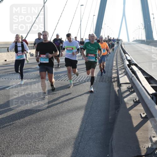 03.10.2025 - Köhlbrandbrückenlauf Yannick Fuchs http://msf.ph/oto/9175498 03.10.2025 08:24:33 Position 1 1146 meine-sportfotos.de