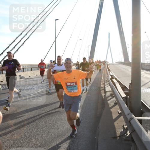 03.10.2025 - Köhlbrandbrückenlauf Yannick Fuchs http://msf.ph/oto/9175524 03.10.2025 08:24:35 Position 1 3495 meine-sportfotos.de
