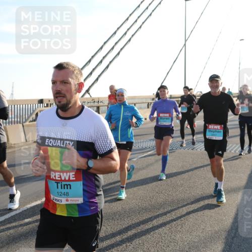 03.10.2025 - Köhlbrandbrückenlauf Yannick Fuchs http://msf.ph/oto/9175541 03.10.2025 08:24:36 Position 1 1248, 3307 meine-sportfotos.de