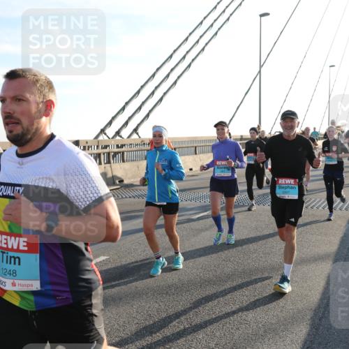 03.10.2025 - Köhlbrandbrückenlauf Yannick Fuchs http://msf.ph/oto/9175544 03.10.2025 08:24:36 Position 1 1248, 3307 meine-sportfotos.de