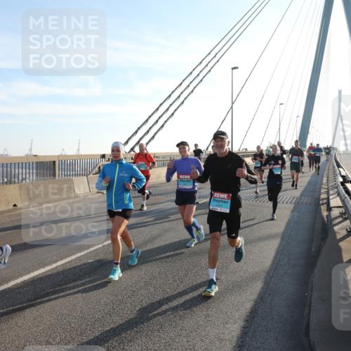 03.10.2025 - Köhlbrandbrückenlauf Yannick Fuchs http://msf.ph/oto/9175547 03.10.2025 08:24:36 Position 1 3817, 3307 meine-sportfotos.de