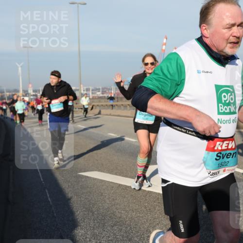03.10.2025 - Köhlbrandbrückenlauf Yannick Fuchs http://msf.ph/oto/9175549 03.10.2025 08:45:20 Position 2 1636, 1522, 1307 meine-sportfotos.de