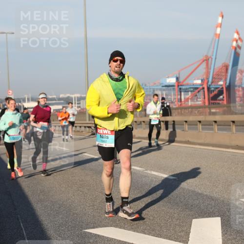 03.10.2025 - Köhlbrandbrückenlauf Yannick Fuchs http://msf.ph/oto/9175574 03.10.2025 08:45:23 Position 2 1662 meine-sportfotos.de