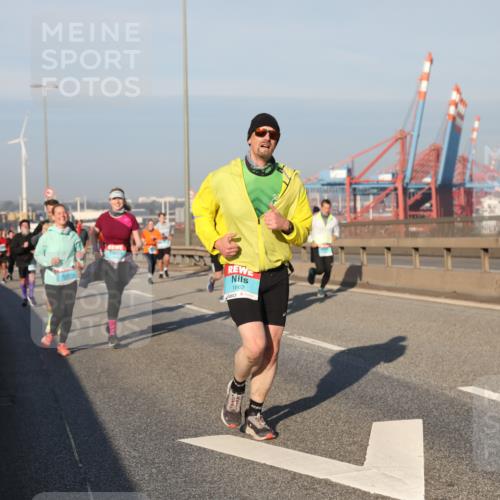 03.10.2025 - Köhlbrandbrückenlauf Yannick Fuchs http://msf.ph/oto/9175577 03.10.2025 08:45:23 Position 2 1662 meine-sportfotos.de