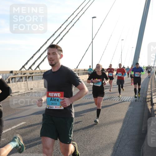 03.10.2025 - Köhlbrandbrückenlauf Yannick Fuchs http://msf.ph/oto/9175601 03.10.2025 08:24:40 Position 1 277, 3659, 3316 meine-sportfotos.de