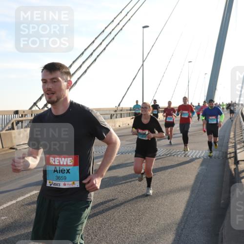 03.10.2025 - Köhlbrandbrückenlauf Yannick Fuchs http://msf.ph/oto/9175604 03.10.2025 08:24:40 Position 1 3659 meine-sportfotos.de