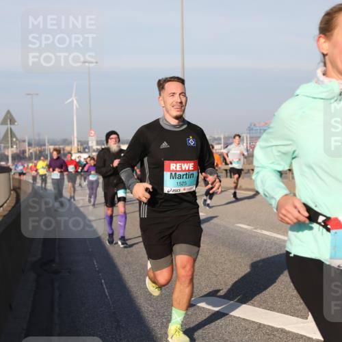 03.10.2025 - Köhlbrandbrückenlauf Yannick Fuchs http://msf.ph/oto/9175619 03.10.2025 08:45:26 Position 2 1525, 3717 meine-sportfotos.de