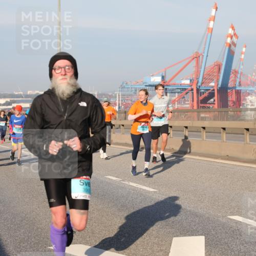 03.10.2025 - Köhlbrandbrückenlauf Yannick Fuchs http://msf.ph/oto/9175638 03.10.2025 08:45:28 Position 2  meine-sportfotos.de