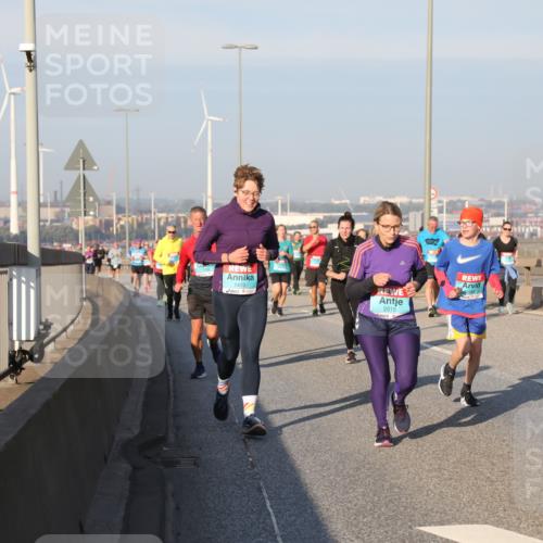 03.10.2025 - Köhlbrandbrückenlauf Yannick Fuchs http://msf.ph/oto/9175660 03.10.2025 08:45:31 Position 2 1470, 1501, 2015 meine-sportfotos.de