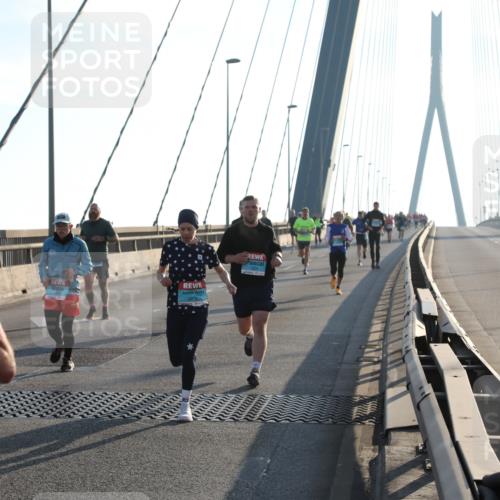 03.10.2025 - Köhlbrandbrückenlauf Yannick Fuchs http://msf.ph/oto/9175669 03.10.2025 08:24:45 Position 1  meine-sportfotos.de
