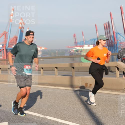 03.10.2025 - Köhlbrandbrückenlauf Yannick Fuchs http://msf.ph/oto/9175677 03.10.2025 08:45:32 Position 2 1501 meine-sportfotos.de