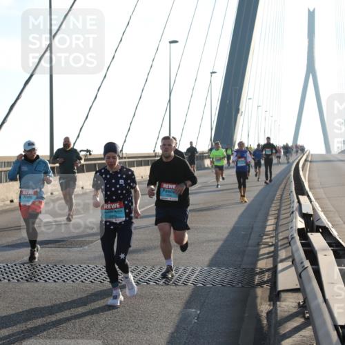 03.10.2025 - Köhlbrandbrückenlauf Yannick Fuchs http://msf.ph/oto/9175678 03.10.2025 08:24:45 Position 1 2979, 1504 meine-sportfotos.de