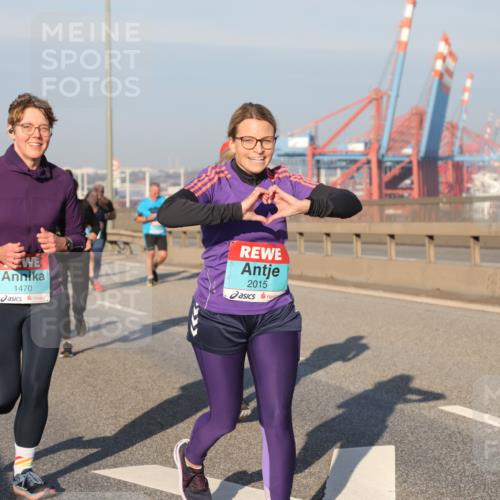 03.10.2025 - Köhlbrandbrückenlauf Yannick Fuchs http://msf.ph/oto/9175682 03.10.2025 08:45:33 Position 2 1470, 2015, 1501 meine-sportfotos.de