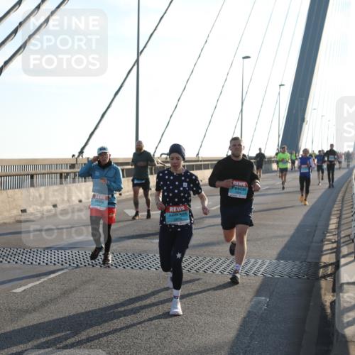 03.10.2025 - Köhlbrandbrückenlauf Yannick Fuchs http://msf.ph/oto/9175683 03.10.2025 08:24:46 Position 1 1504 meine-sportfotos.de