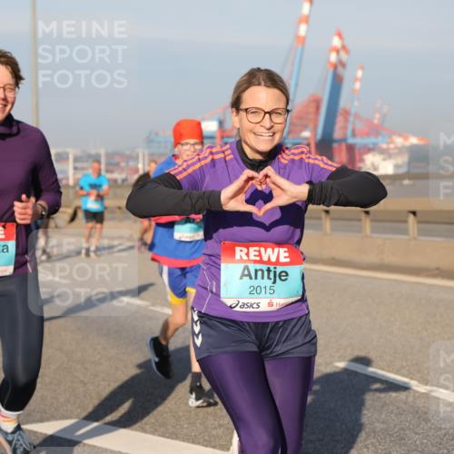 03.10.2025 - Köhlbrandbrückenlauf Yannick Fuchs http://msf.ph/oto/9175690 03.10.2025 08:45:33 Position 2 1470, 2015 meine-sportfotos.de