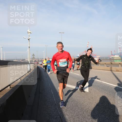 03.10.2025 - Köhlbrandbrückenlauf Yannick Fuchs http://msf.ph/oto/9175719 03.10.2025 08:45:36 Position 2 1038 meine-sportfotos.de