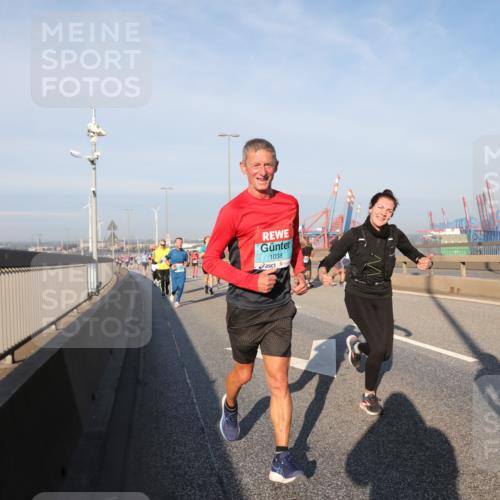 03.10.2025 - Köhlbrandbrückenlauf Yannick Fuchs http://msf.ph/oto/9175725 03.10.2025 08:45:36 Position 2 1038 meine-sportfotos.de