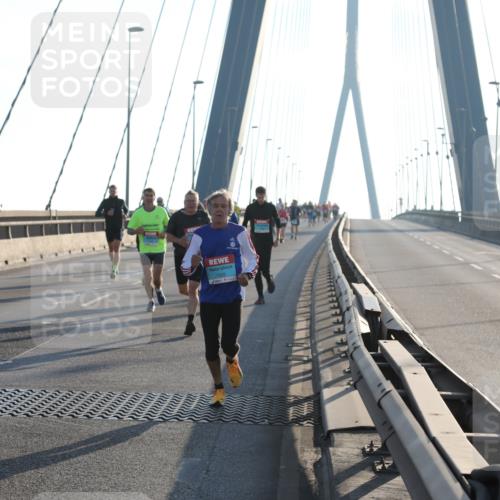 03.10.2025 - Köhlbrandbrückenlauf Yannick Fuchs http://msf.ph/oto/9175727 03.10.2025 08:24:49 Position 1 1025 meine-sportfotos.de