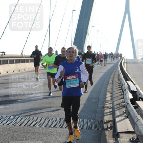 03.10.2025 - Köhlbrandbrückenlauf Yannick Fuchs http://msf.ph/oto/9175735 03.10.2025 08:24:50 Position 1 1025 meine-sportfotos.de