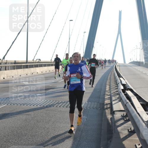 03.10.2025 - Köhlbrandbrückenlauf Yannick Fuchs http://msf.ph/oto/9175742 03.10.2025 08:24:51 Position 1 1025 meine-sportfotos.de