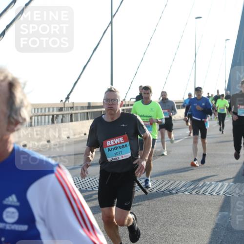 03.10.2025 - Köhlbrandbrückenlauf Yannick Fuchs http://msf.ph/oto/9175756 03.10.2025 08:24:52 Position 1 1077 meine-sportfotos.de