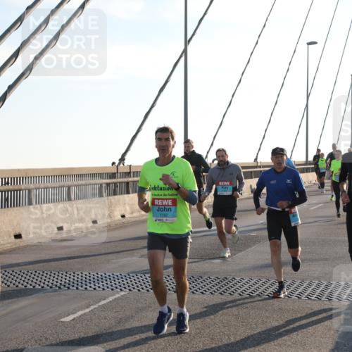03.10.2025 - Köhlbrandbrückenlauf Yannick Fuchs http://msf.ph/oto/9175764 03.10.2025 08:24:53 Position 1 1182, 1368 meine-sportfotos.de
