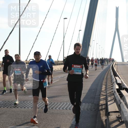 03.10.2025 - Köhlbrandbrückenlauf Yannick Fuchs http://msf.ph/oto/9175771 03.10.2025 08:24:53 Position 1 1182, 1368 meine-sportfotos.de